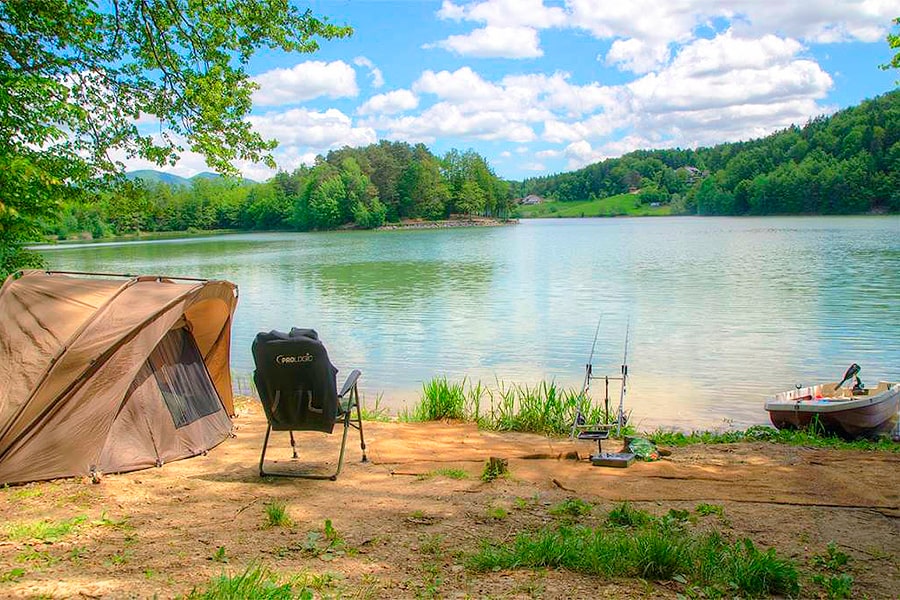Муж рыбак - Как найти место в его палатке
